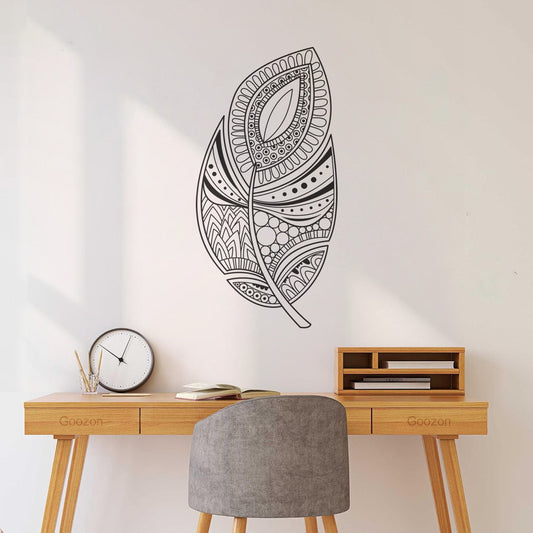 Les stickers muraux représentant des plumes stylisées et des motifs tribaux de plumes dessinées artistiquement n'abîment pas la surface du mur.