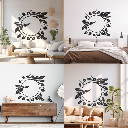 Élégant et circulaire, orné de plumes, de feuilles et d'étoiles, ce sticker mural en vinyle au style minimaliste est facile à poser.